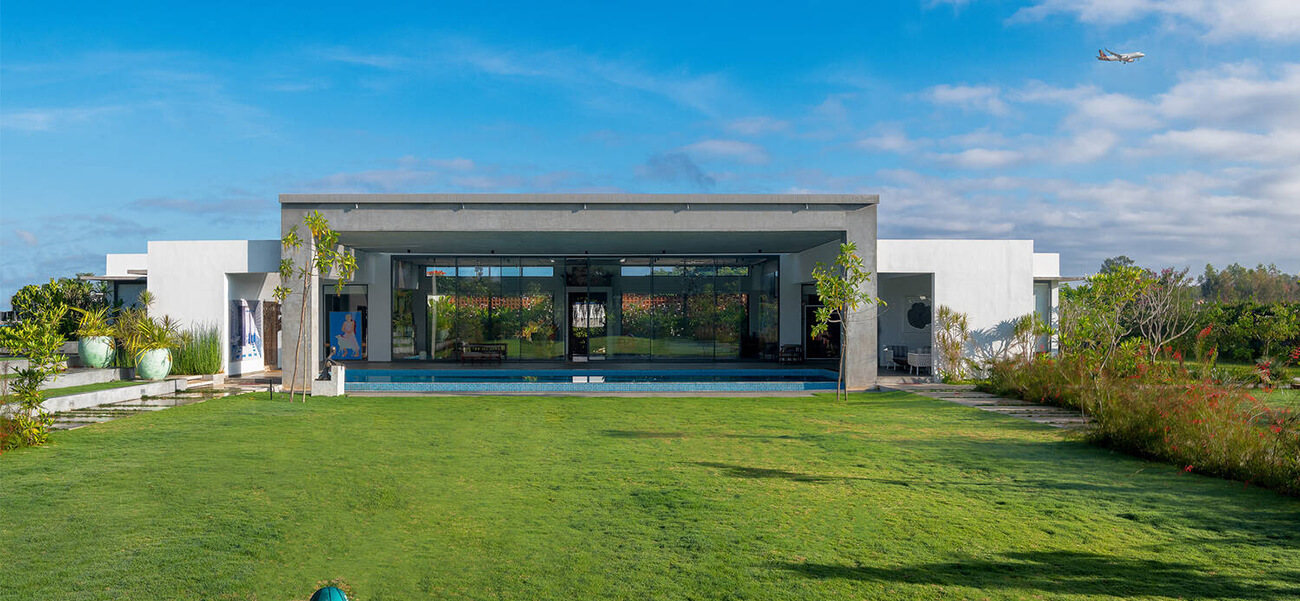 Biệt thự 650m2 khai thác trọn vẹn cảnh quan sân vườn nhờ 80% bề mặt là kính