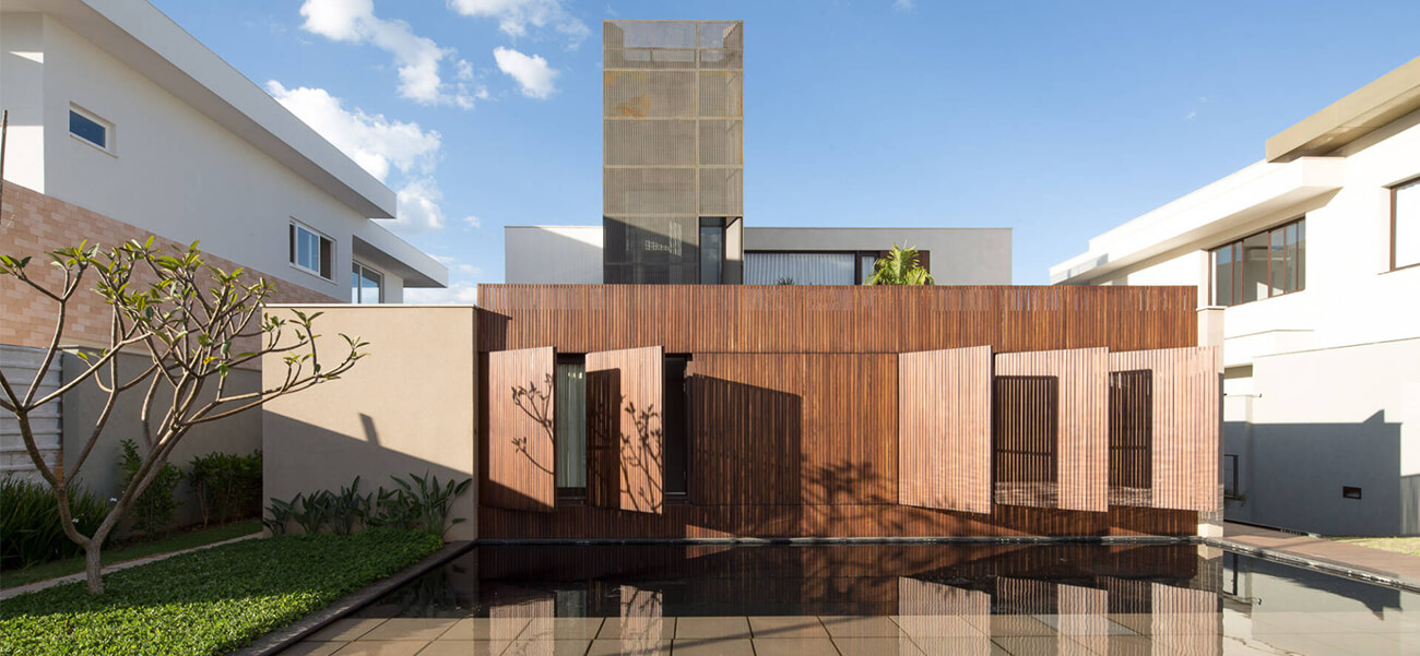 Biệt thự hiện đại 2 tầng nổi bật với mặt tiền lam gỗ gần gũi thân thiện