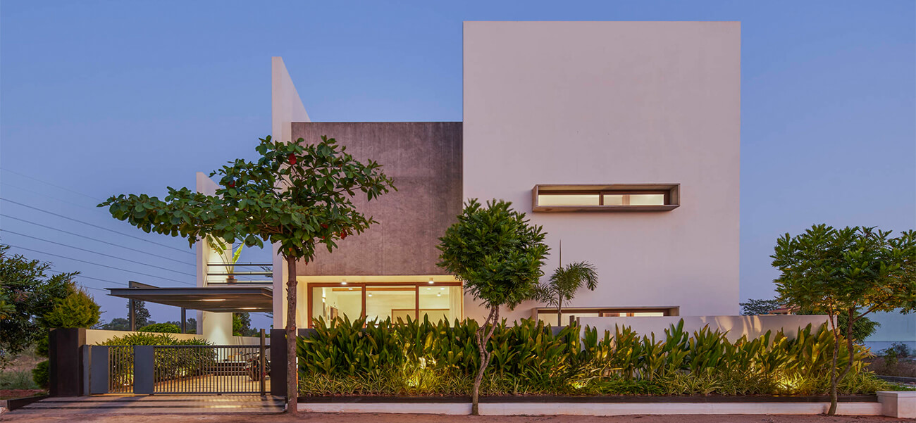 Thiết kế biệt thự đẹp hiện đại với diện mạo lạ, giúp thực hiện ý đồ tránh nắng gắt của KTS